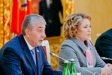 Спикер Совета Федерации Валентина Матвиенко поздравила Сергея Грачева